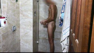 Espiando Novinho Tomando Banho, Nao Resistir E Dei A Buceta Gostoso 6 Min With Participante De Festa 02 - hclips.com