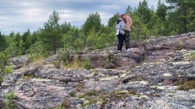 Remlic - Sex Sex Pa Sten, Smuk Pige I Naturen - hclips.com