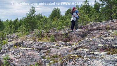 Remlic - Sex Sex Pa Sten, Smuk Pige I Naturen - hclips.com