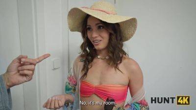 HUNT4K. No Days Off with Lucy Mendez - hotmovs.com