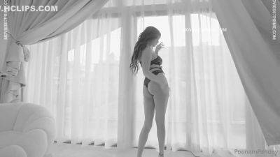 Poonam Pandey In Hot Solo Masturbation - hclips.com