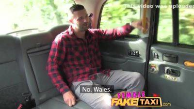 A Welsh Passenger Of A London Cab Gets A Sweet Surprise - upornia.com - Britain