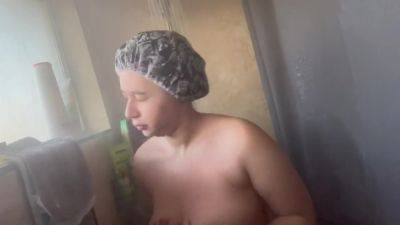 Taking A Shower - hclips.com