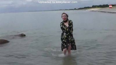 Beach And Bondage - hclips.com