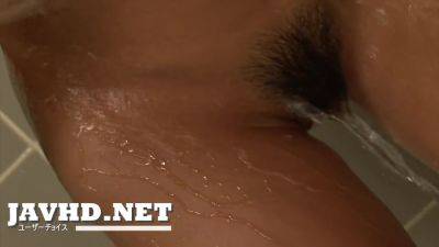 Blonde Yuno Shirasu relishes the attention to her well-pruned secret garden - hotmovs.com - Japan