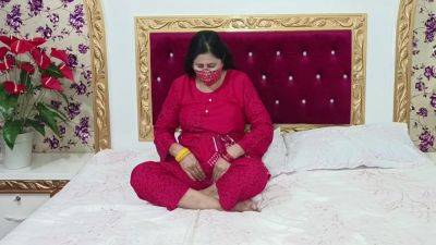 Beautiful Pakistani Hot Mature Aunty Riding Of Big Dildo - hclips.com - Pakistan