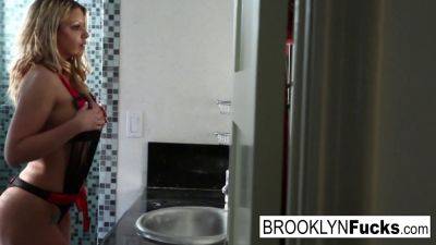 Bombshell - Brooklyn Chase flaunts her stunning body & masturbates to pleasure - sexu.com