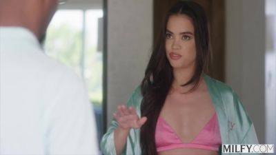 Anton Harden And Angelina Moon - Centerfold Angelina Drains Eager Fans Bbc - upornia.com