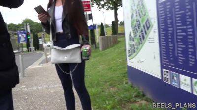 Katy Rose - Decide De Baiser Avec 2 Inconnus Rencontres Dans Rue Parce Que Son Mec La Trompe !!! - Katy Rose - hclips.com