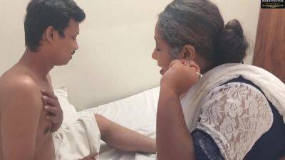 Sass Ne Damad Ko Handel Marte Hua Dekh Ke Chod Dala - hclips.com - India