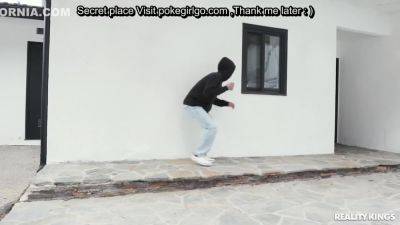 Jordan Maxx - Ding Dong Ditch With Jordan Maxx - upornia.com - Jordan