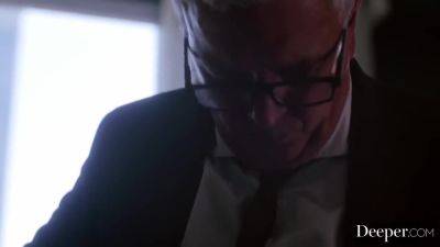 Glass Castle - Kendra Sunderland - hotmovs.com