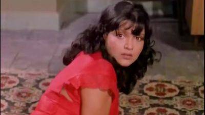 Padmini Kolhapure And Zeenat Aman Rape Scenes From Insaaf Ka Taraazu - txxx.com - India