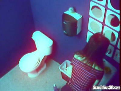 Masturbating slut caught on spy cam - hotmovs.com