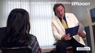 Lullu Gun - Big Ass Pacient Is Banged By Her Doctor - upornia.com - Germany