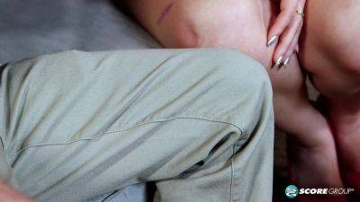 40g-Cup Babysitter Likes Married Men - hotmovs.com