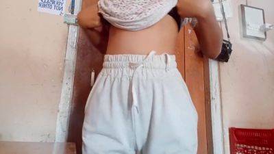 Desi Girl Feeling Horny - desi-porntube.com