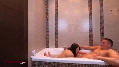 Masseuse Had A Bath With Client In Spa - hclips.com