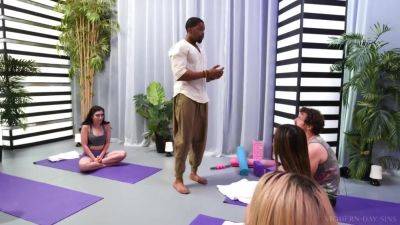 Jane Wilde - Jane Wilde In Proud Pervs: Hotter Yoga In Hd - upornia.com