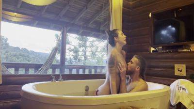 Sexo Na Serra - Casal Fazendo Amor Na Banheira - Anarothbardreal 5 Min - upornia.com