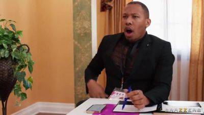 Alexis Fawx - Emergency Press Cumference In 4k - Alexis Fawx - upornia.com