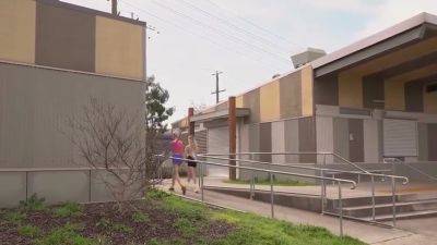 Eliza Cumming - Locker Room - hclips.com