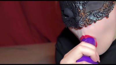 Demi Sœur Innocent Surprise Avec Un Gode Le Suce Et Le Baise - hclips.com