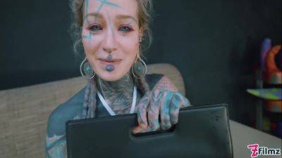 Anuskatzz Shoves A Stainless Steel Dildo Up Her Ass - hotmovs.com