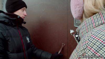 Nerdy Freshman Babe Rides Cock - hotmovs.com