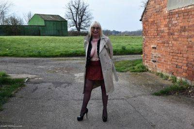 Behind The Scenes Farm Shoot - hclips.com