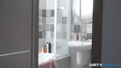 Courtesan Pussy-To-Mouth Fuck - hotmovs.com