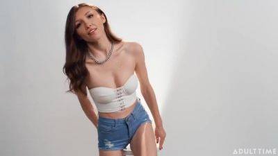 How Women Orgasm In 4k With Maya Woulfe - hotmovs.com