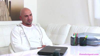 Milf Agent Lusts After Bodybuilders Cock - upornia.com