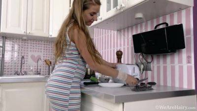 Sofi Goldfinger - Sofi Goldfinger: Solo Action in the Kitchen - xxxfiles.com