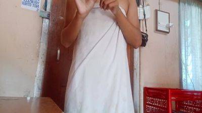 Cute Girl Masturbates In The Bathroom - upornia.com