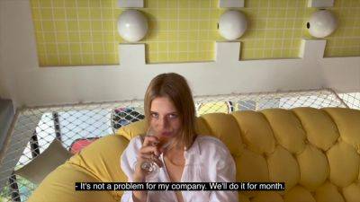 Californiababe Seduced By Her Sexy Asshole - upornia.com