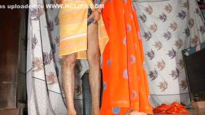 Komal Ke Best Friend Ne Birthday Par Sarees Gift Diya Aur Badle Me Thukai - hclips.com - India