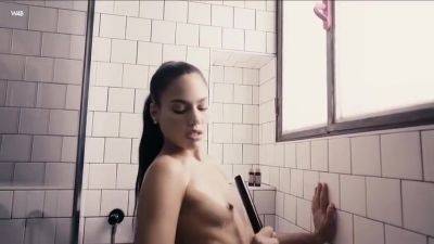 Apolonia Lapiedra - Showering With Apolonia With Apolonia Lapiedra - hclips.com