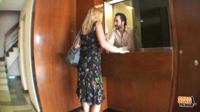 Dandole Rabo A Lesbiana, Con Y 4 Min With Monica Mayo - upornia.com