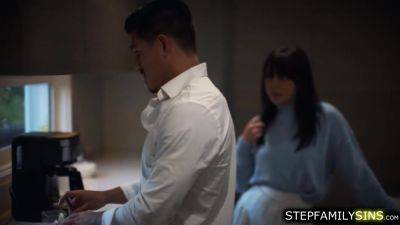 Brunette housewife cheating giving husbands stepbro blowjob - hotmovs.com