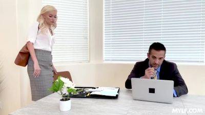 Power Pussy With Lindsey Lakes - upornia.com