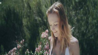 And Lesbian - Blonde - Brunette - Bikini - Face Sitting - Masturbation - Sa - Gleeful - Belle Claire And Teresse Bizzarre - hotmovs.com