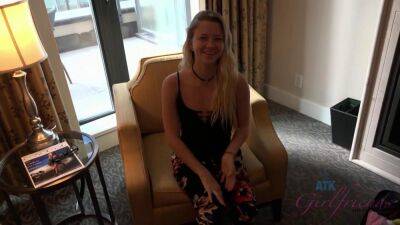 Riley - POV Action With Cute Blond Riley Star - sunporno.com