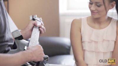 Coquettish miss seduces old rock-n-roll dude for hard - sexu.com