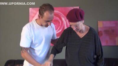 Reife Schlampe Bekommt Ihre Muschi Gebrochen - upornia.com