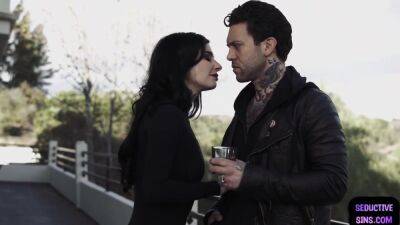 19yo nympho slut gags on BWC in car in missionary fucking - hotmovs.com