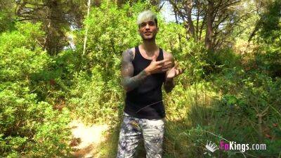 Deborah Saez - upornia.com