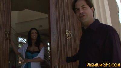 Busty cock whore gives a handie - txxx.com