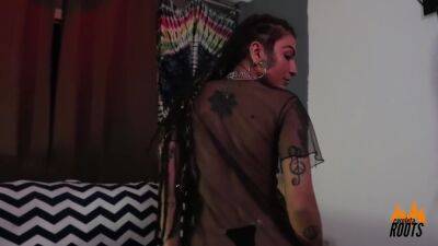 Smoking And Showing Off Very Horny Naughty With Caroleta Roots - hclips.com