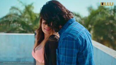 Desi Girlfriend Ko Chat Par Choda - hotmovs.com - India